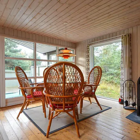 בית נופש Three-bedroom With A Fireplace In Romo