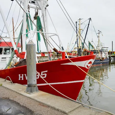 בית נופש Three-bedroom With A Fireplace In Romo