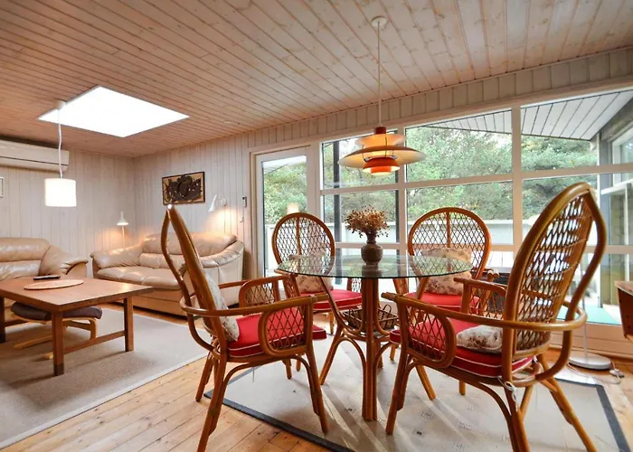 Three-bedroom With A Fireplace In Romo בית נופש